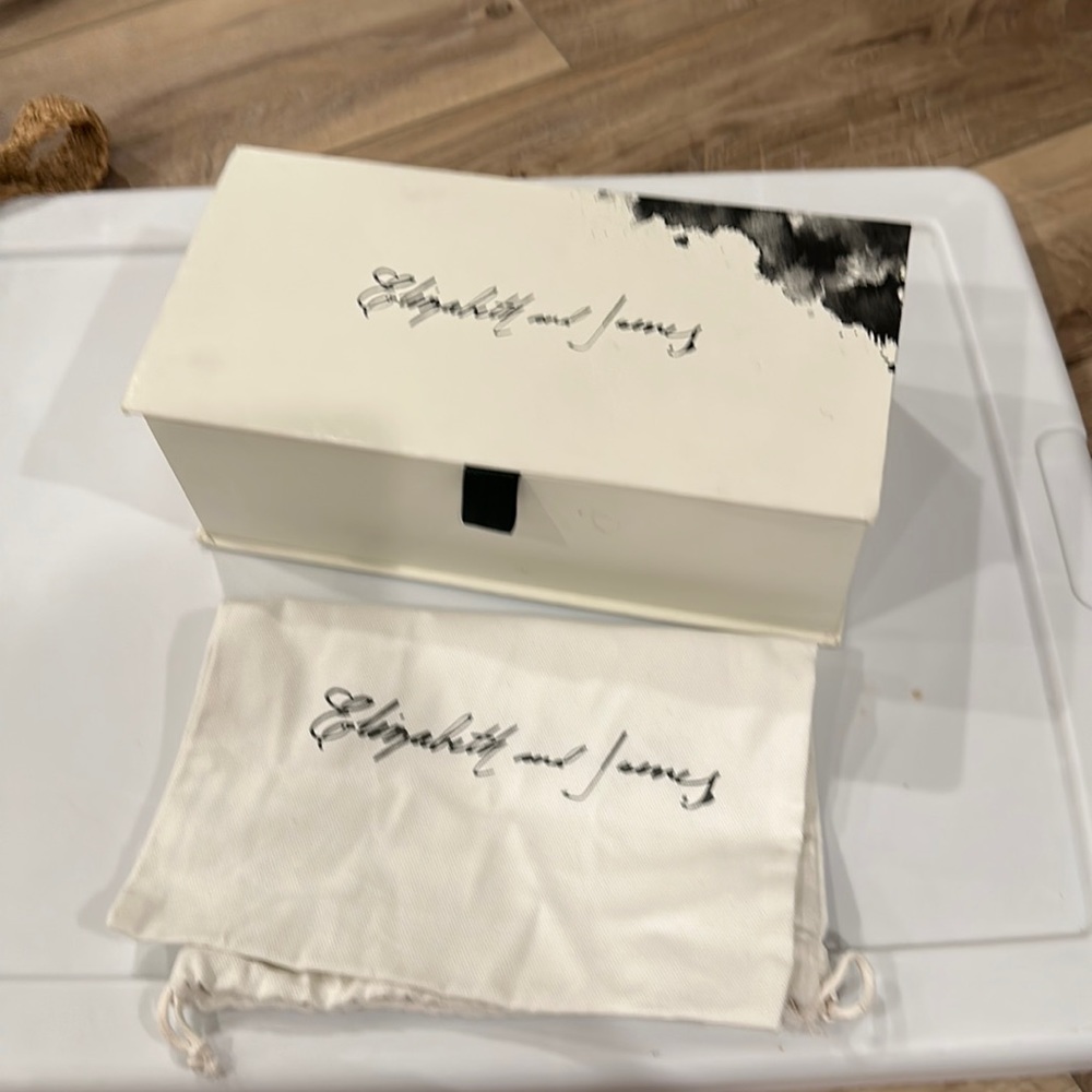 Elizabeth and James shoe box with dustbag